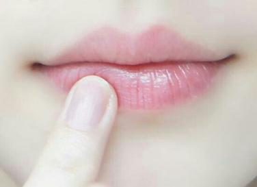 4个唇部保养的小方法，教你如何保养唇部肌肤