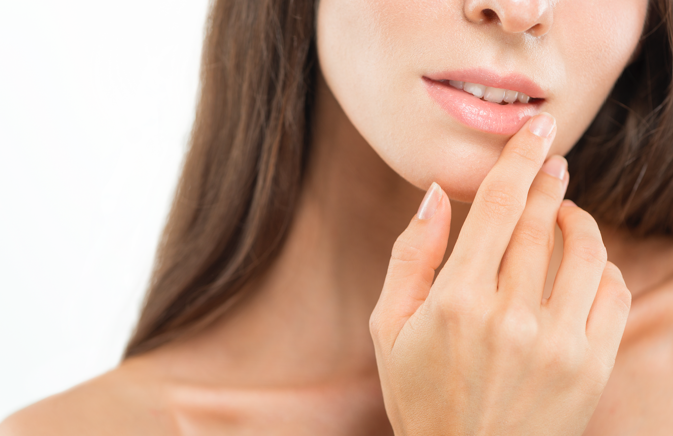长期戴口罩，嘴唇更干裂！5个关于护唇膏的常见问题