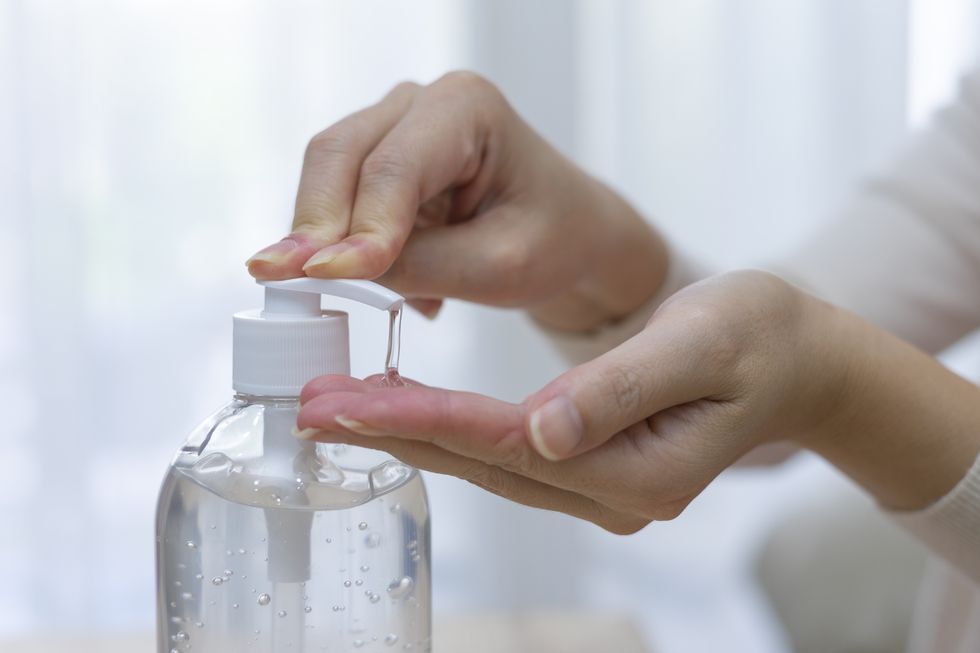 hand washing gel prevents coronavirus infection,coronavirus,alcohol gel and face mask,hand gel